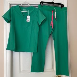 FIGS Scrubs Set - Safety Green NWT